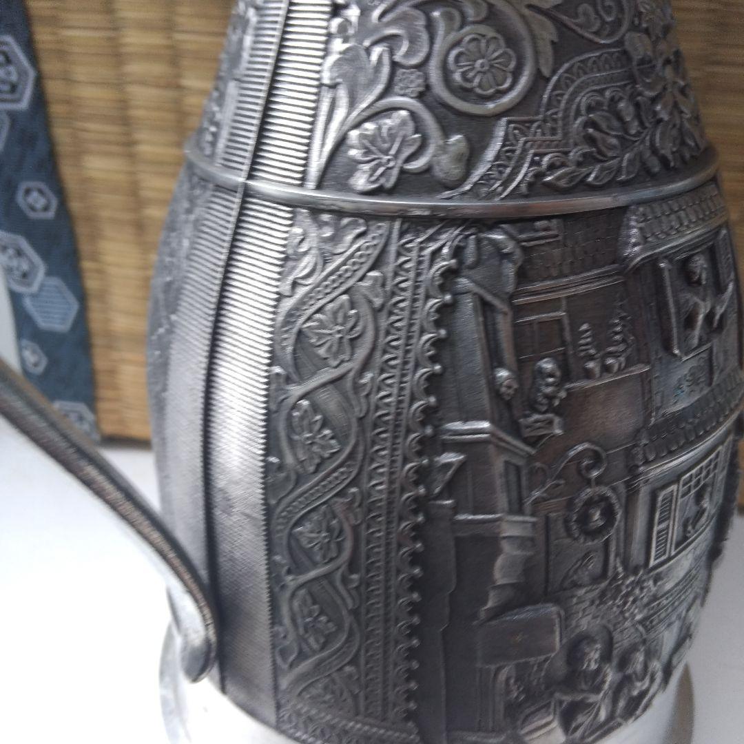 金属製浮彫りピッチャー 中型