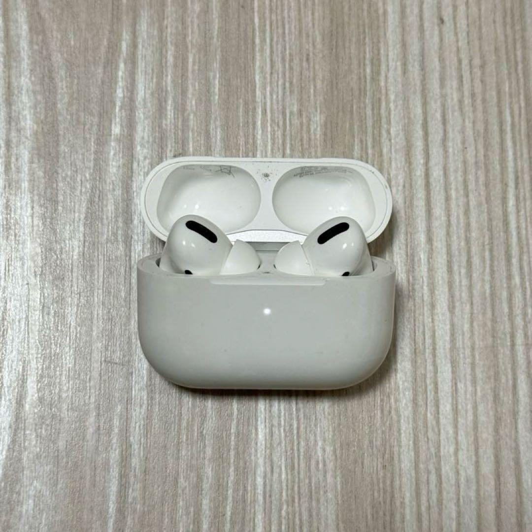 イヤホン Apple AirPods Pro AirPods Pro 3 - Apple