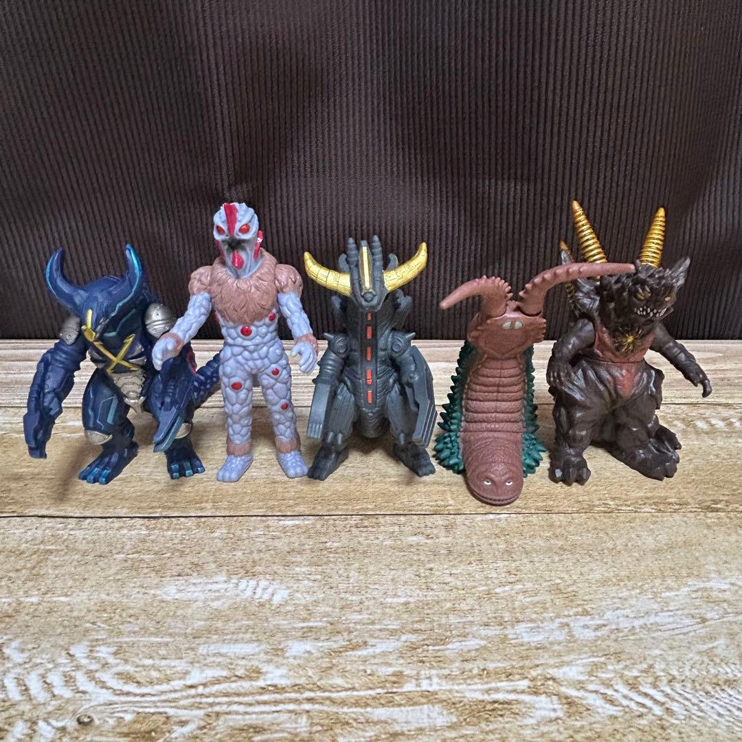 ウルトラマン 怪獣 ソフビ 28個セット / ウルトラ怪獣シリーズ