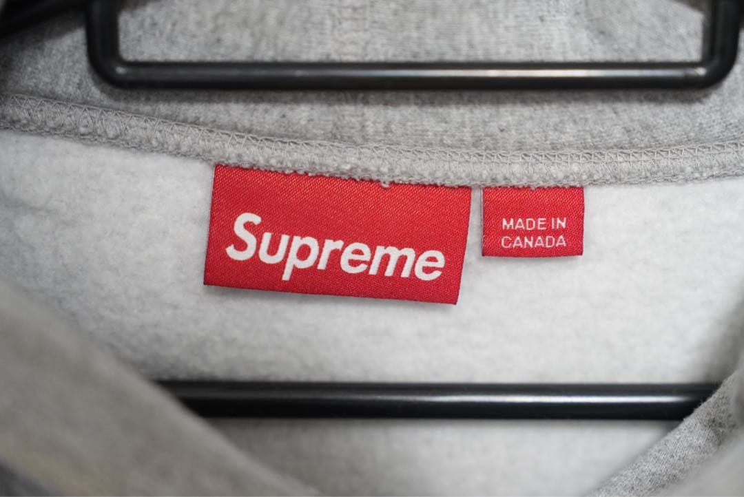 SUPREME パーカー　グレー　Mサイズ