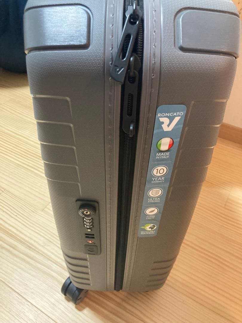 新品イタリア製キャリーケース ロンカート イプシロン35～40L グレー