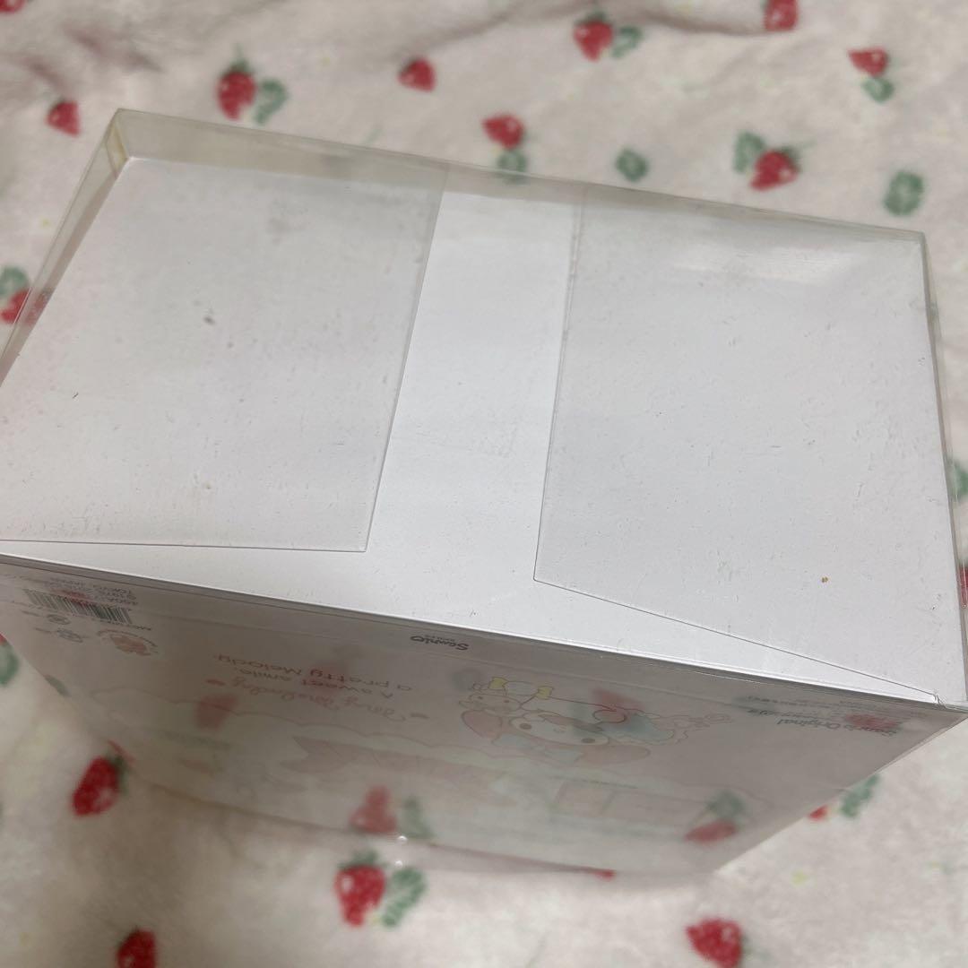 マイメロディ　マスコット付きソファ形アクセサリーケース