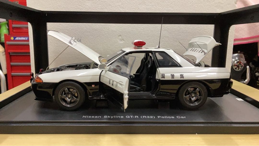 GT-R32パトカー1/18 1/24締