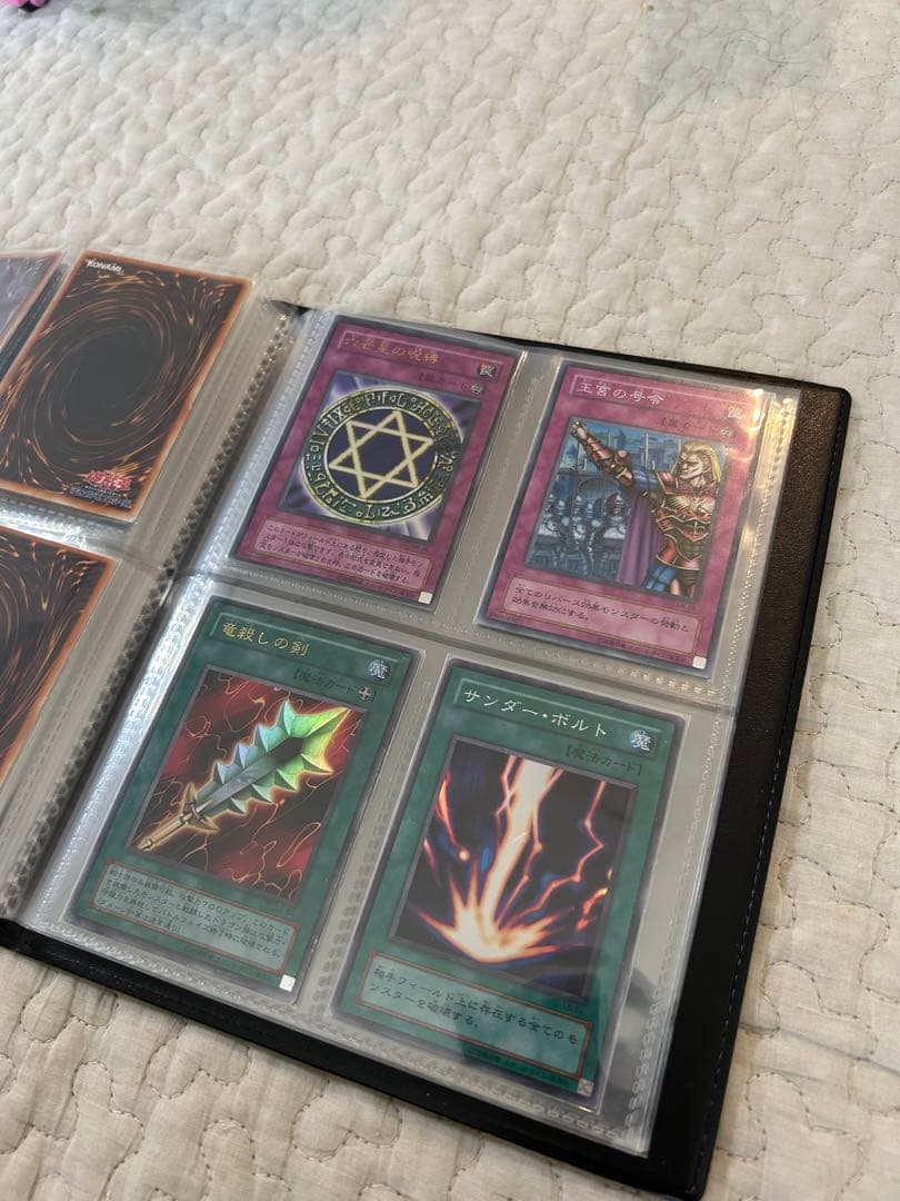 遊戯王カード まとめ売り 初期 おまけ付き 遊戯王 引退品 まとめ売り