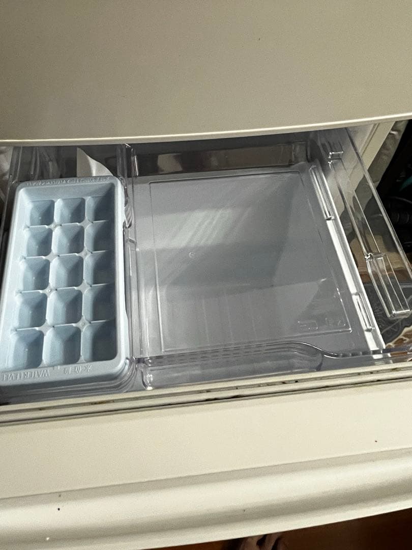 三菱　冷蔵庫　MR-P15G-W