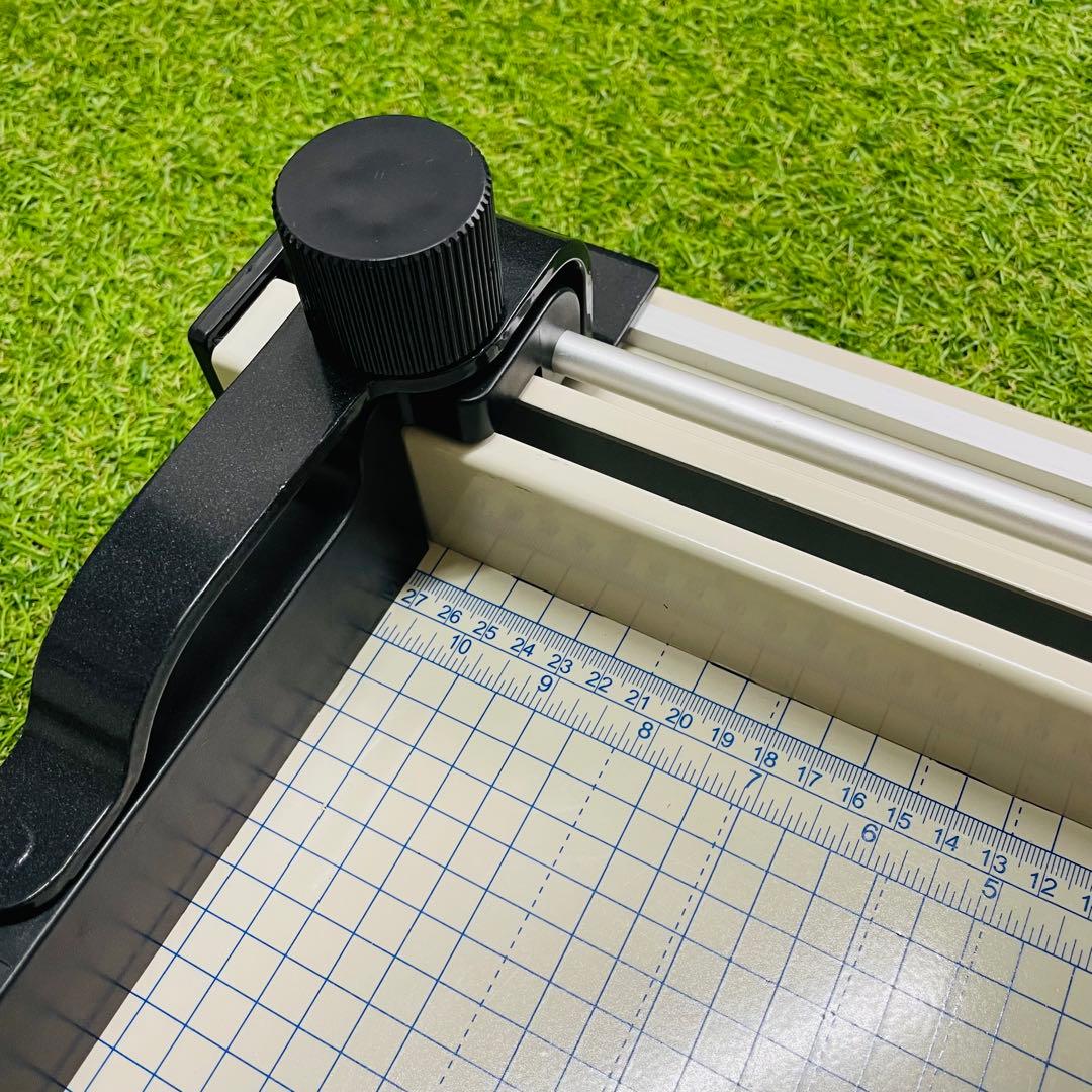 大型ペーパーカッター 裁断機 A4対応 書籍裁断 3.7cm