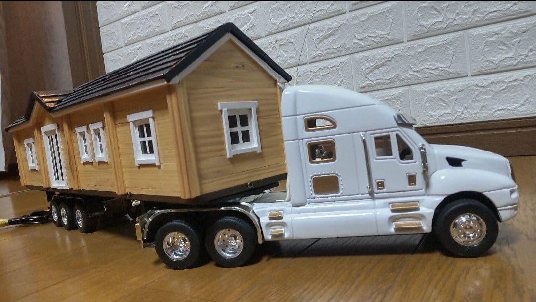 ラジコン　トレーラーハウス詳細①　木造トレーラーハウス
