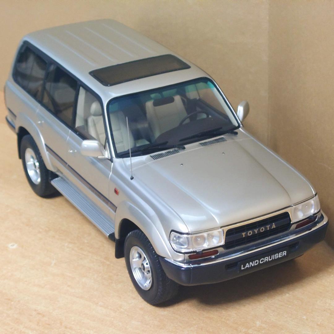 1/18 トヨタ ランドクルーザー HDJ80 1992 (ベージュ) 限定生産