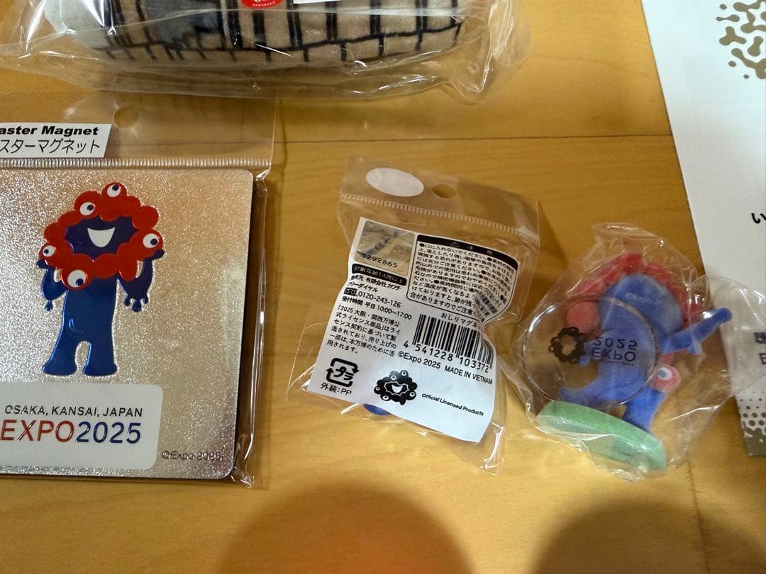 大阪万博 ミャクミャクお尻マグネット 藻キティアクリルスタンプ