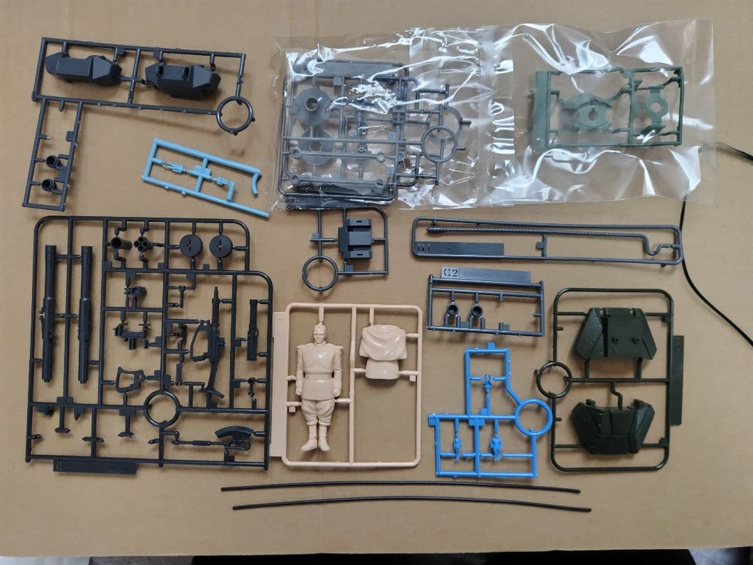 k*改様 組立済みガンプラ19体+各種手&武器パーツ+余剰パーツ+アクションベー