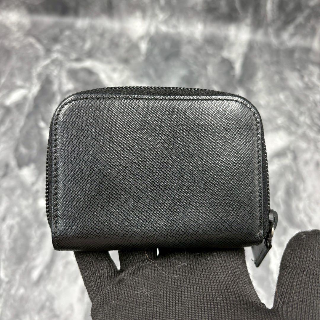 ✨極美品✨ PRADA ケース サフィアーノレザー ラウンド 三角 黒