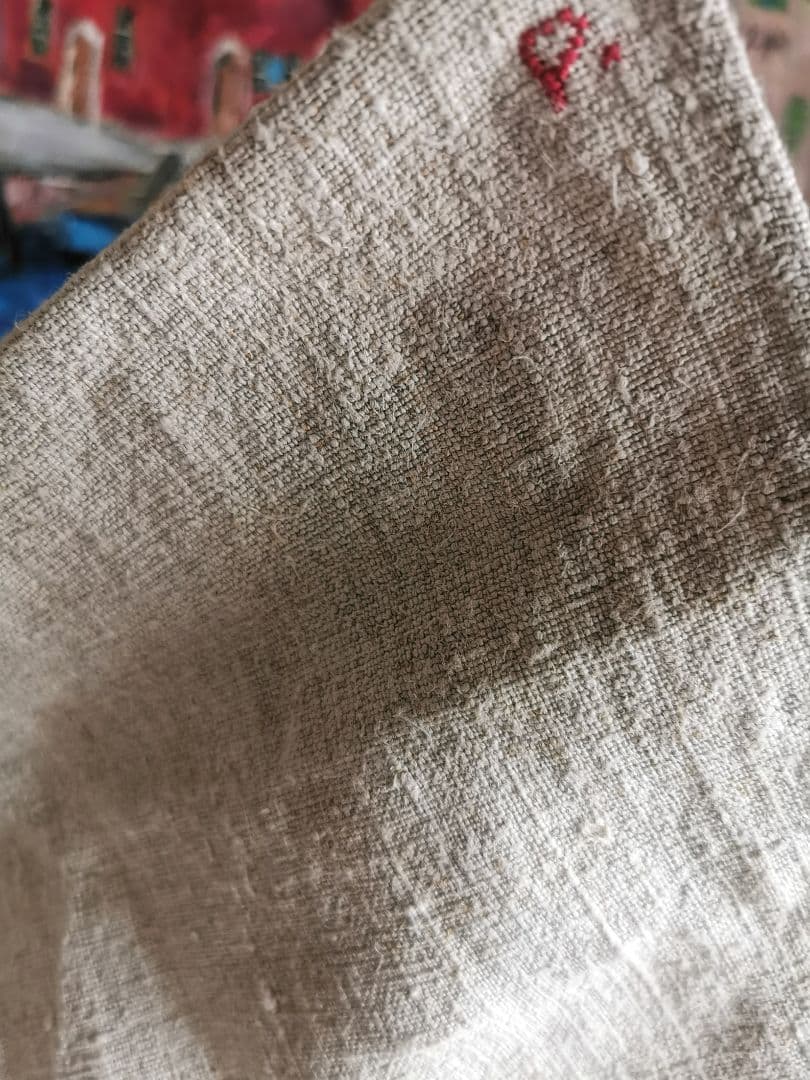 アンティーク ホームスパン ラスティックリネン イニシャルP赤糸刺繍
