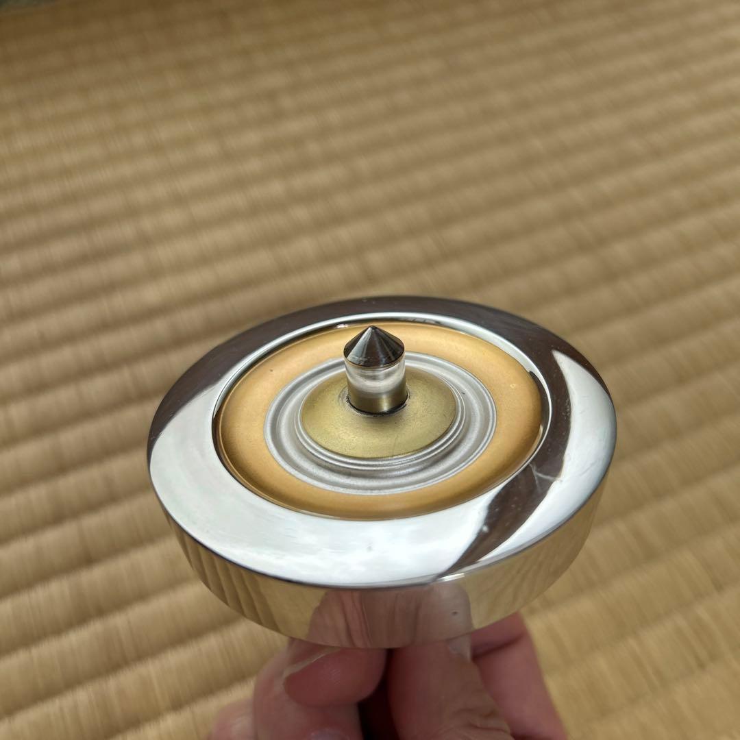 金工家作 純銀製独楽置物 ガラスケース付駒の銀