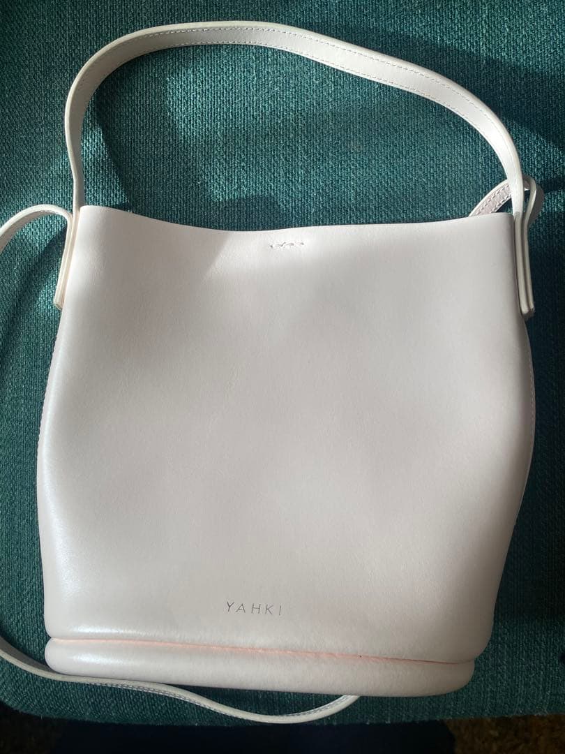 【me】YAHKIショルダーバック