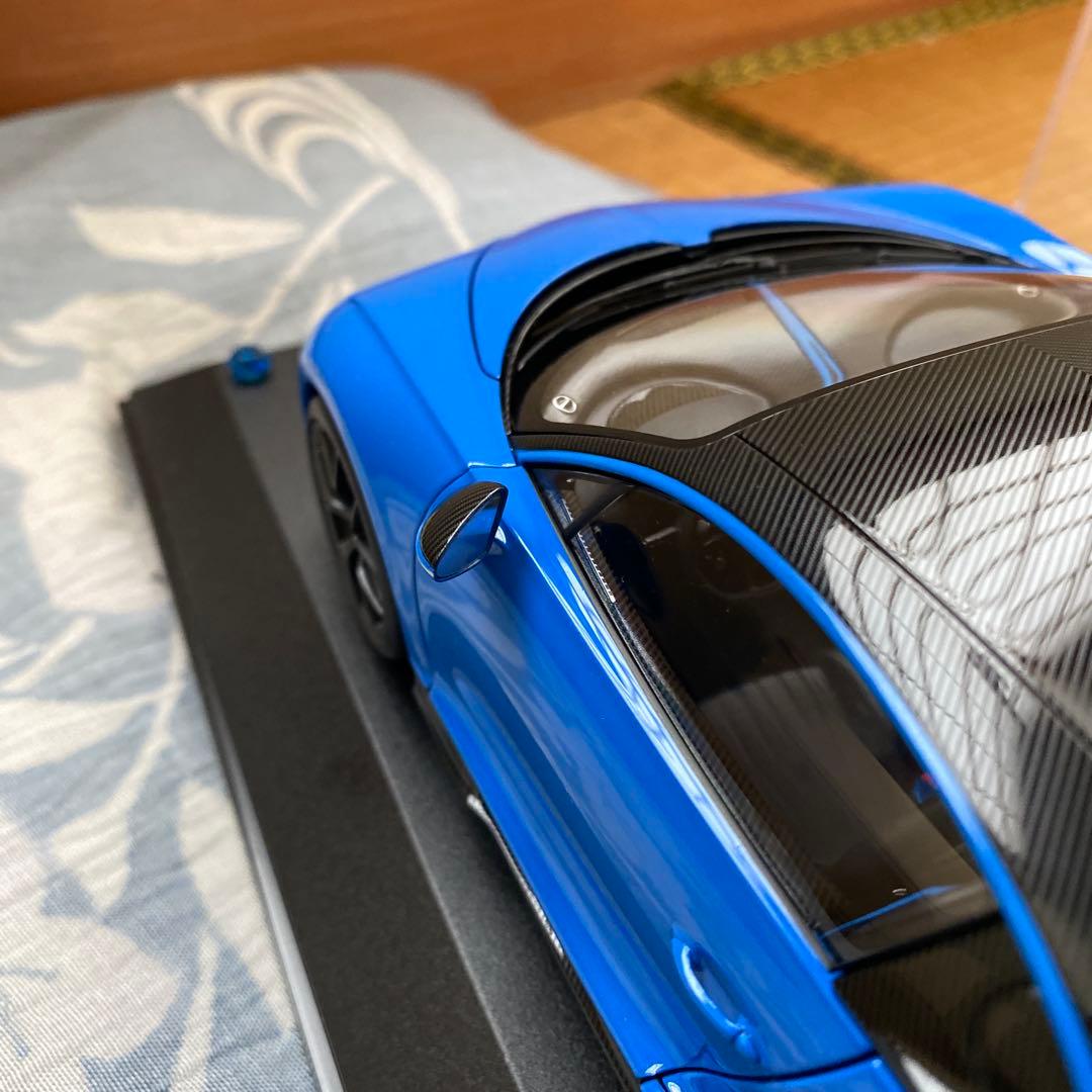 オートアート ミニカー 1/18 ブガッティ シロン