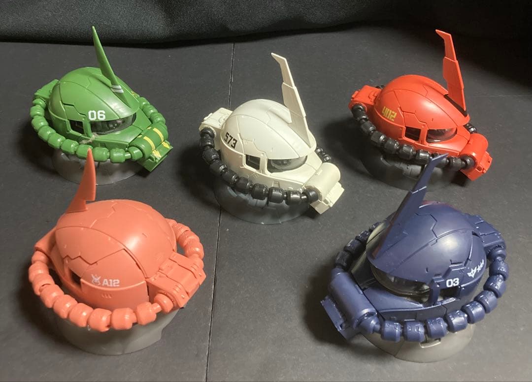 ガンダムヘッド　1点　　ザクヘッド　11点　　のセット