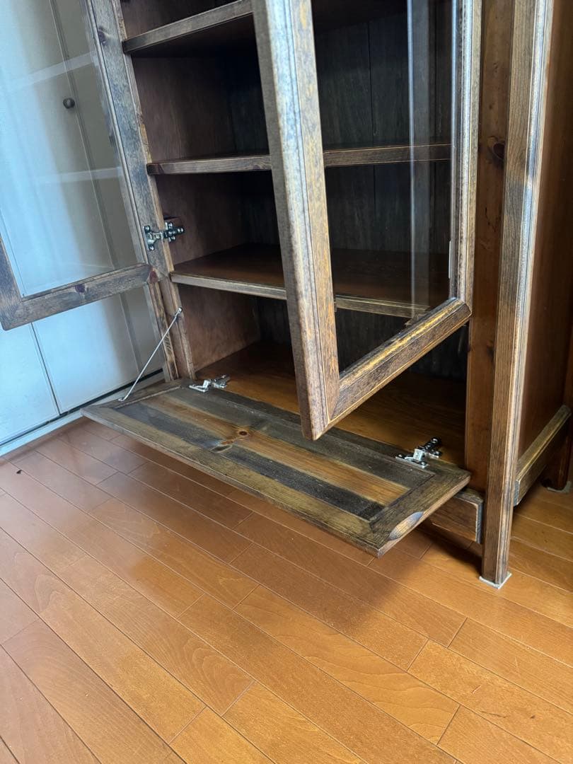 ☆アンティーク木製ブラウンキャビネット ガラス扉付き - メルカリ