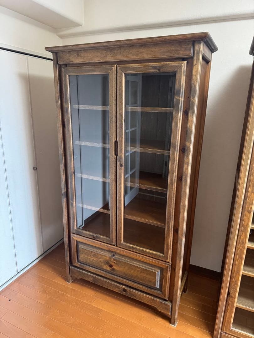 ☆アンティーク木製ブラウンキャビネット ガラス扉付き - メルカリ