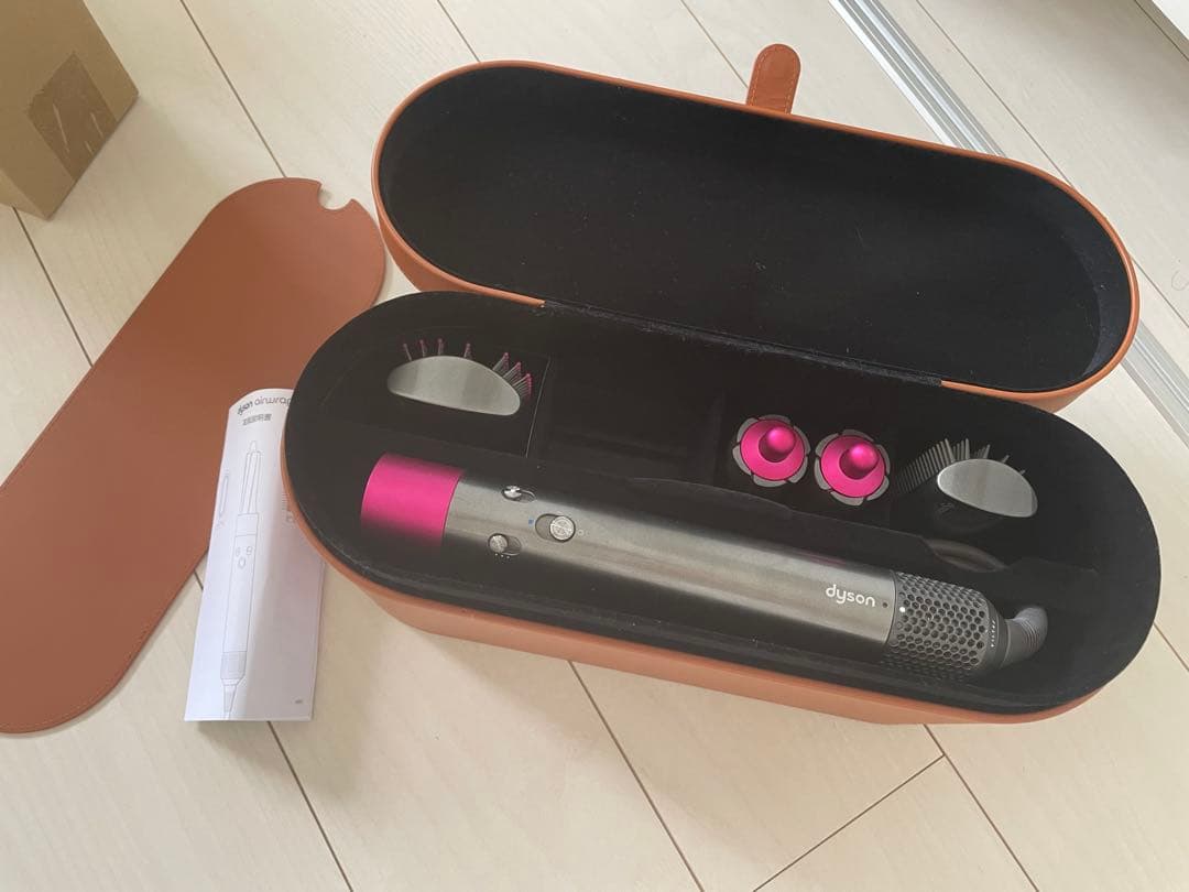 Dyson Airwrap 専用収納ケース付き