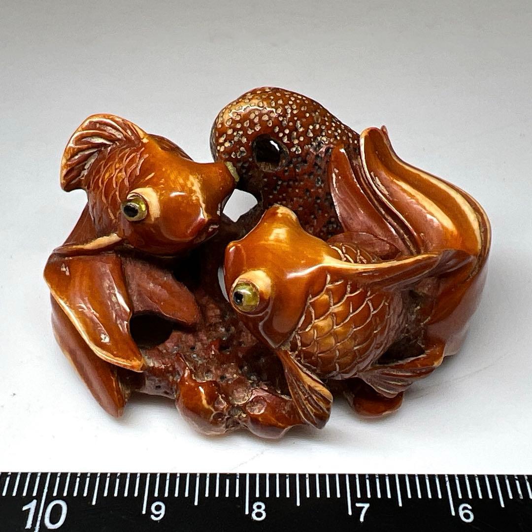 根付木材金魚在銘
