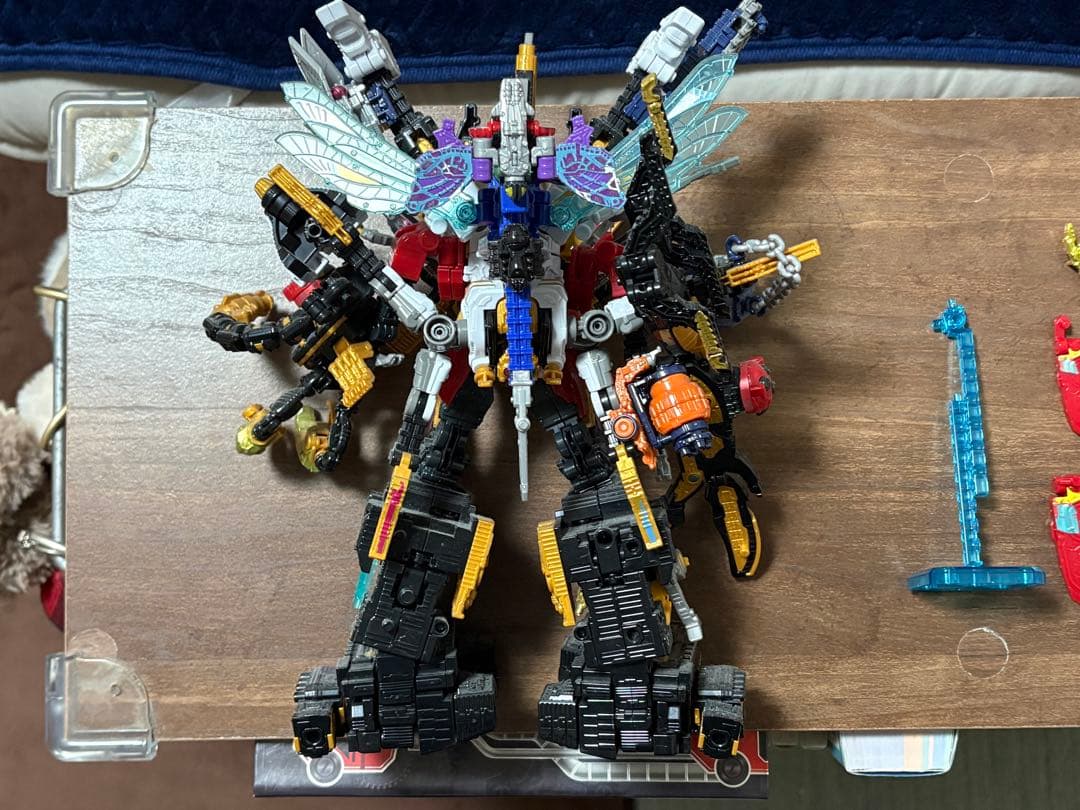 ミニプラ　王様戦隊キングオージャー　ゴッドキングオージャー