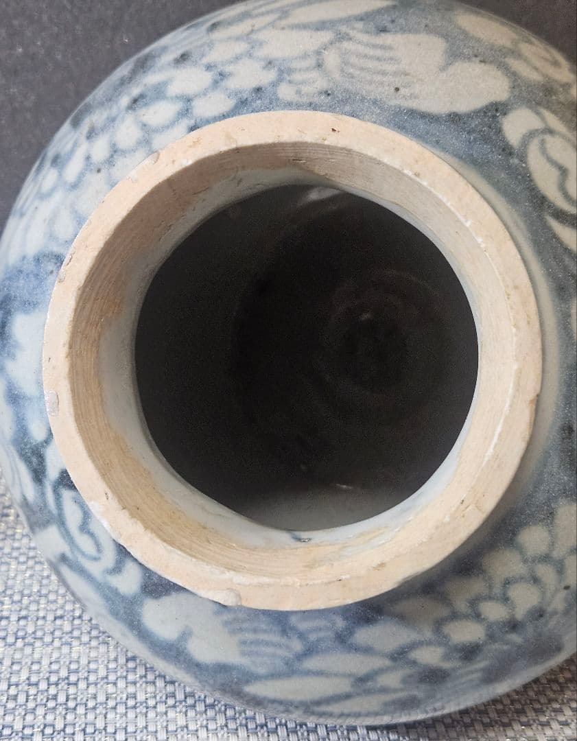 明朝 明代 中国古陶磁 中国南方系 青華 古染付 花の図 胴継ぎ 壺 花