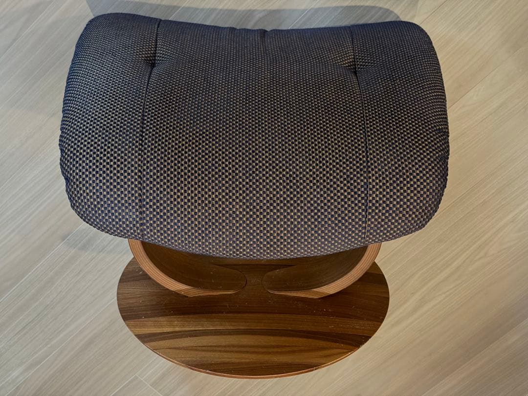 カリモク ザ・ファースト オットマンダークネイビー