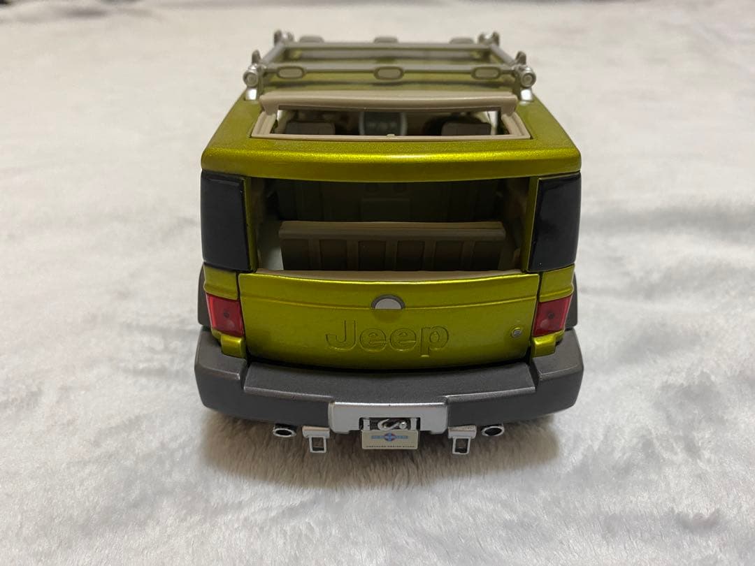 ミニカー Maisto Jeep Rescue Concept 1/18