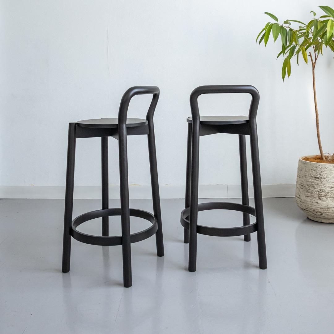 カリモクニュースタンダード　キャストール　ロータイプスツール　定価¥75,900