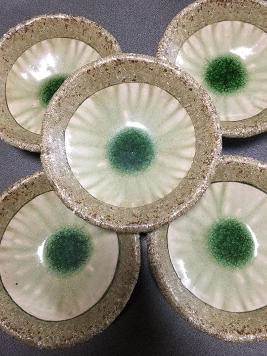 三つ足お皿 作家作品 大1個小5個 再お値下げしまの通販はau PAY