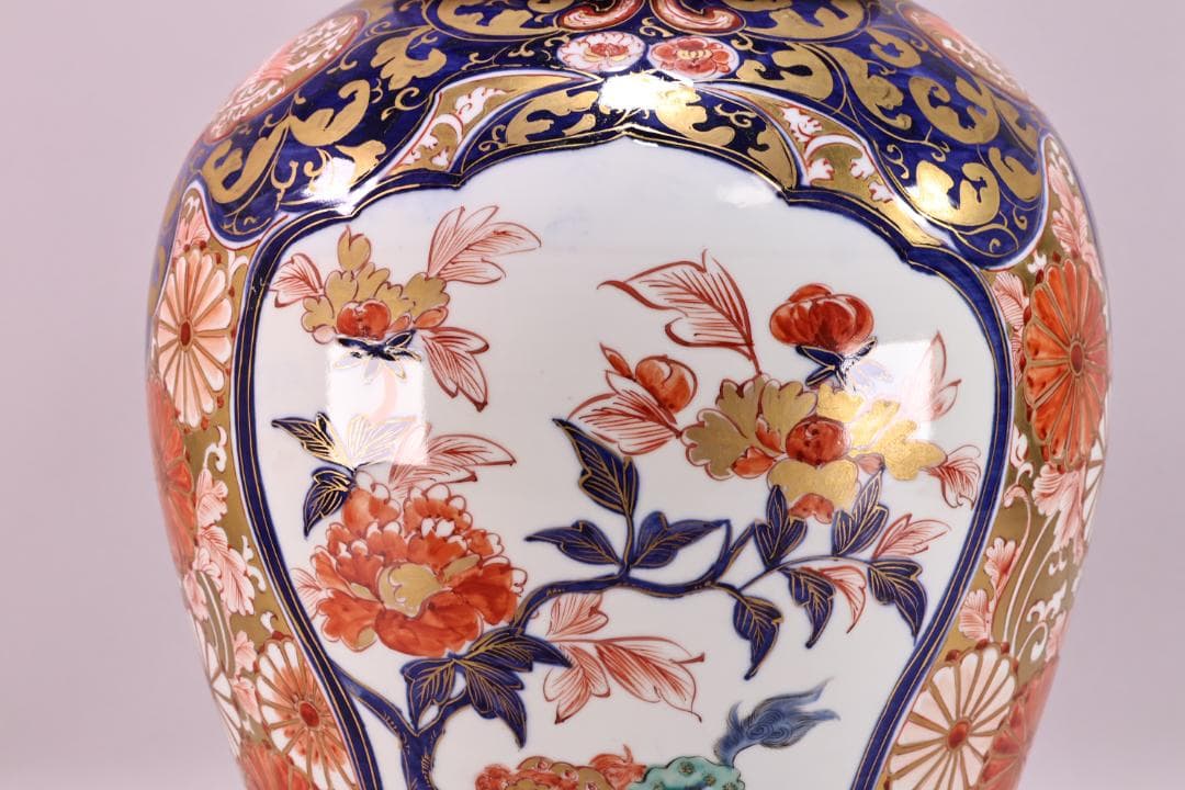 古伊万里 大明成化年製銘 牡丹唐獅子図 大壺 金彩 獅子摘蓋 54㎝ BJ179