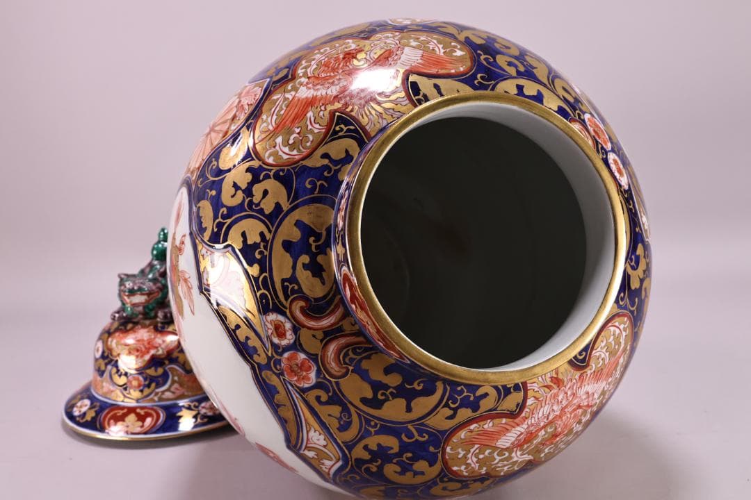古伊万里 大明成化年製銘 牡丹唐獅子図 大壺 金彩 獅子摘蓋 54㎝ BJ179