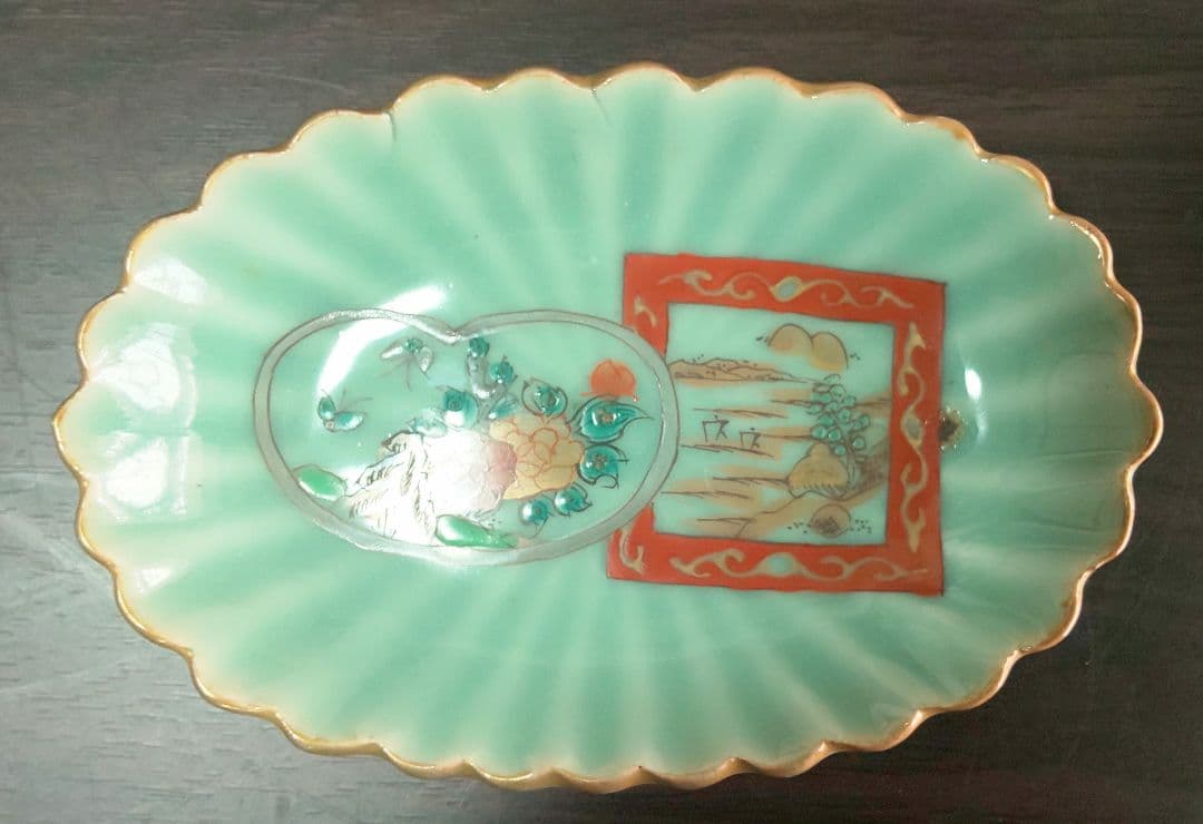 古伊万里 青磁 手書色絵染付 牡丹蝶文 菊花長皿 木箱