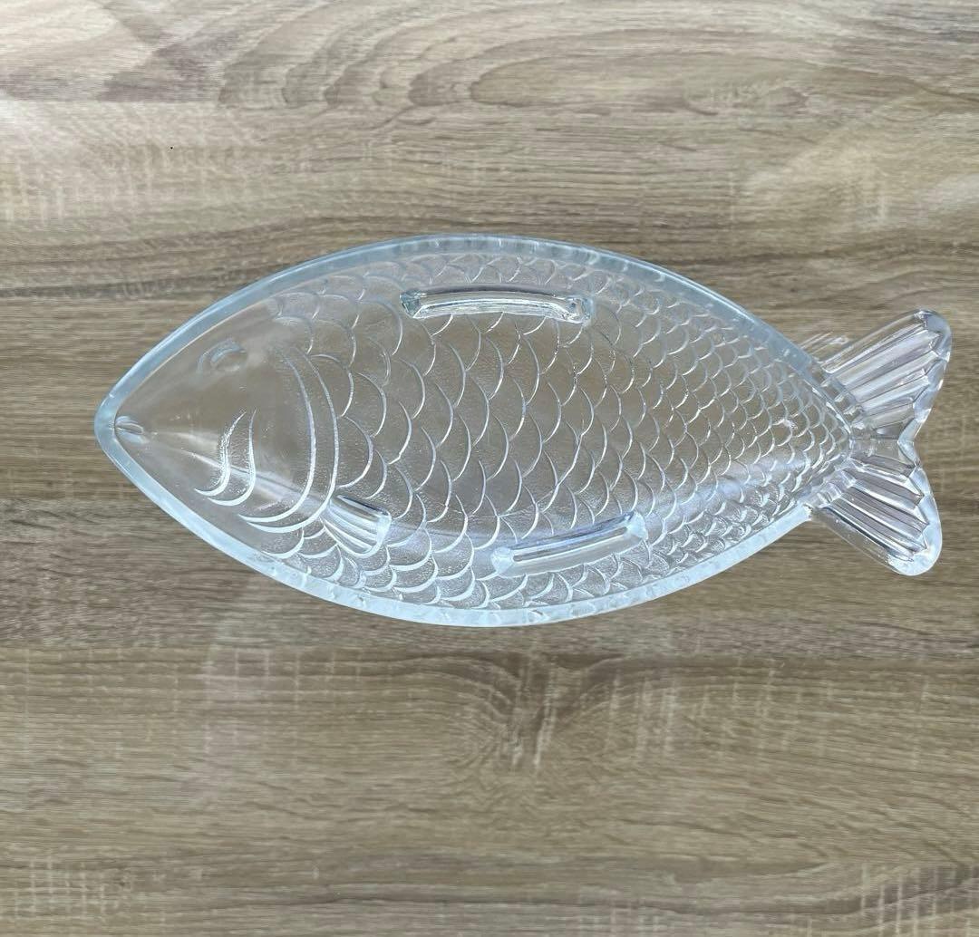骨董 時代ガラス 希少 魚型 鯉 下駄脚付 プレスガラス 長皿 刺身皿 1