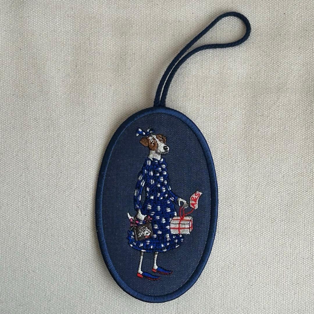 ARTS&SCIENCE Embroidered charm holiday - メルカリ