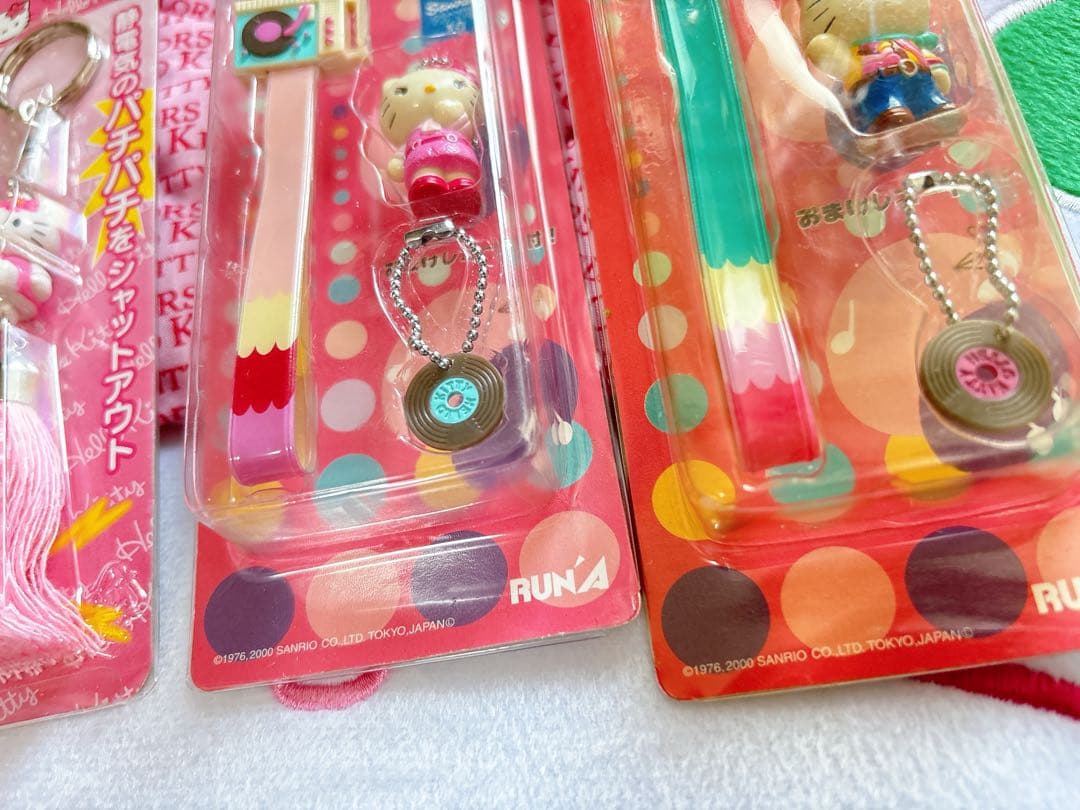 希少GO!GO！GIRLSハローキティレコードプレーヤーストラップ平成レトロ3点