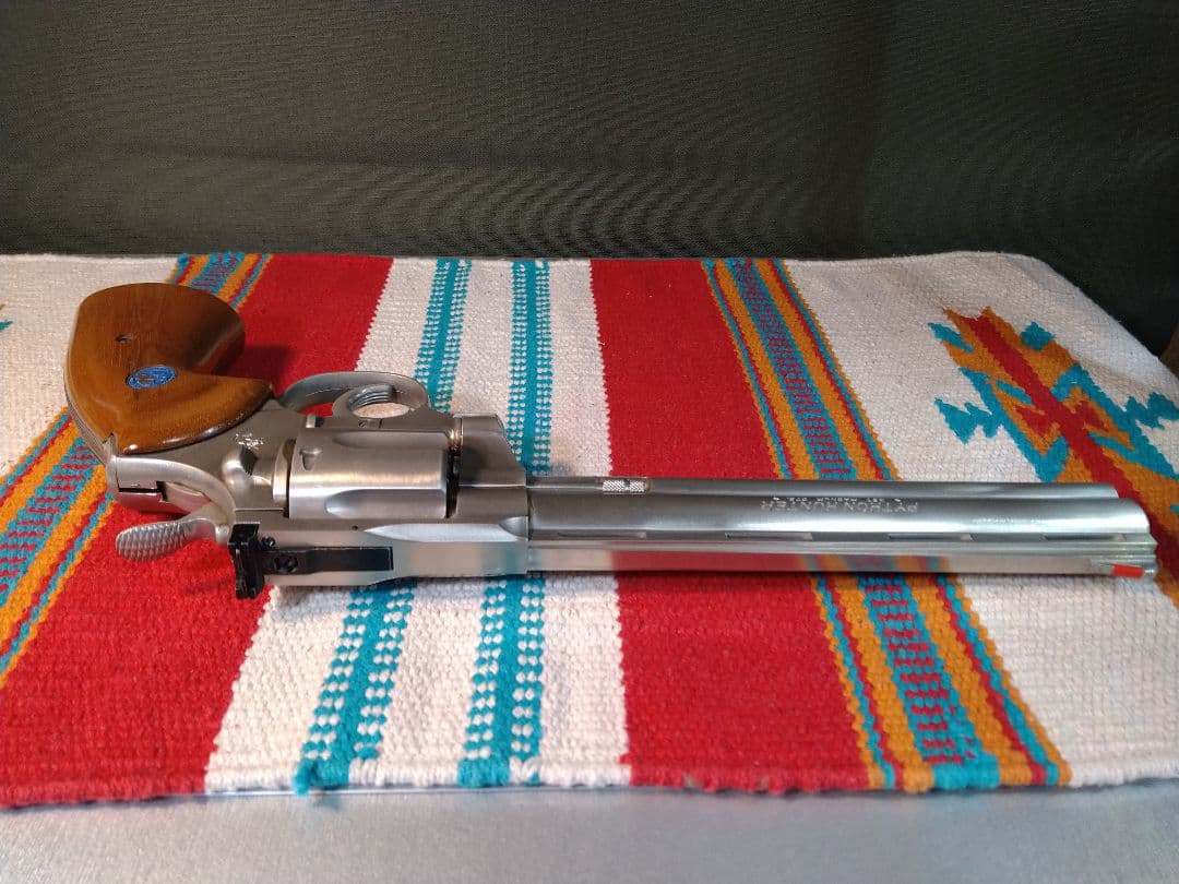 希少な美品！タナカ　コルトパイソン8インチ！銀色・木グリ付のカートレスガスガン！