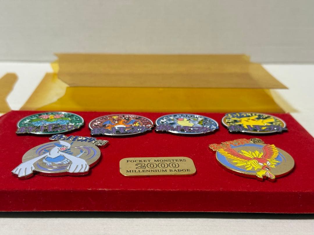 【激レア／希少】ポケットモンスター ミレニアムバッジ　2000