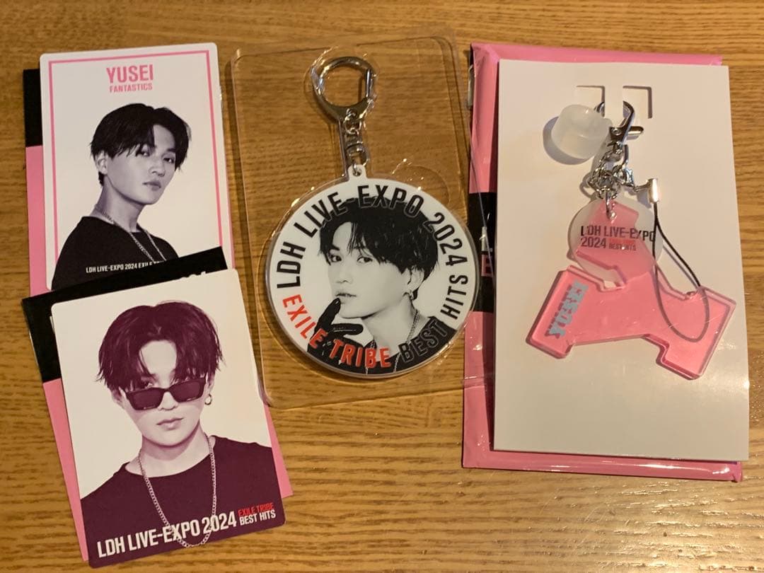 UVERworld☆アクリルブロックキーホルダー☆全3色☆ブラックレッド