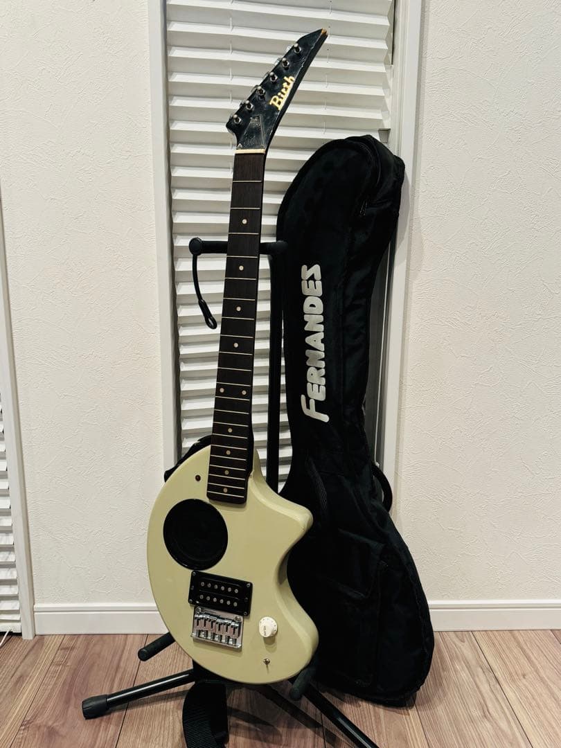 Fernandes フェルナンデスZO-3 エレキギター Amazon | FERNANDES ZO-3 (RED) | エレキギター | 楽器・音響機器