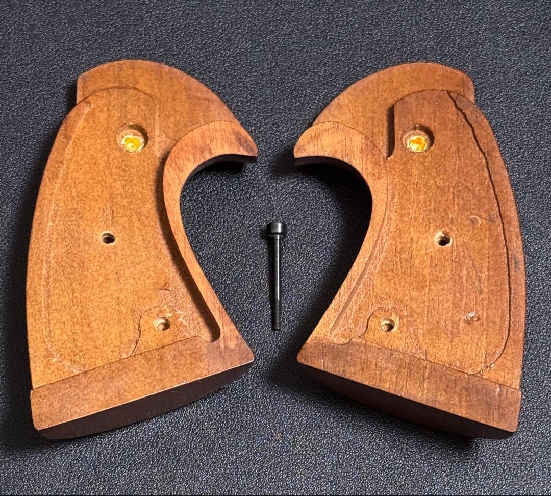 【実物】コルト社純正 パイソン 3rd 前期 木製グリップ スクリュー付き 良品