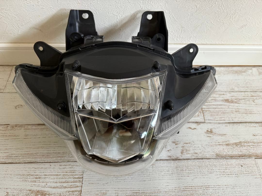 GSX-R125 ヘッドライト Yahoo!オークション -「gsx-r125 ヘッドライト」の落札相場・落札価格