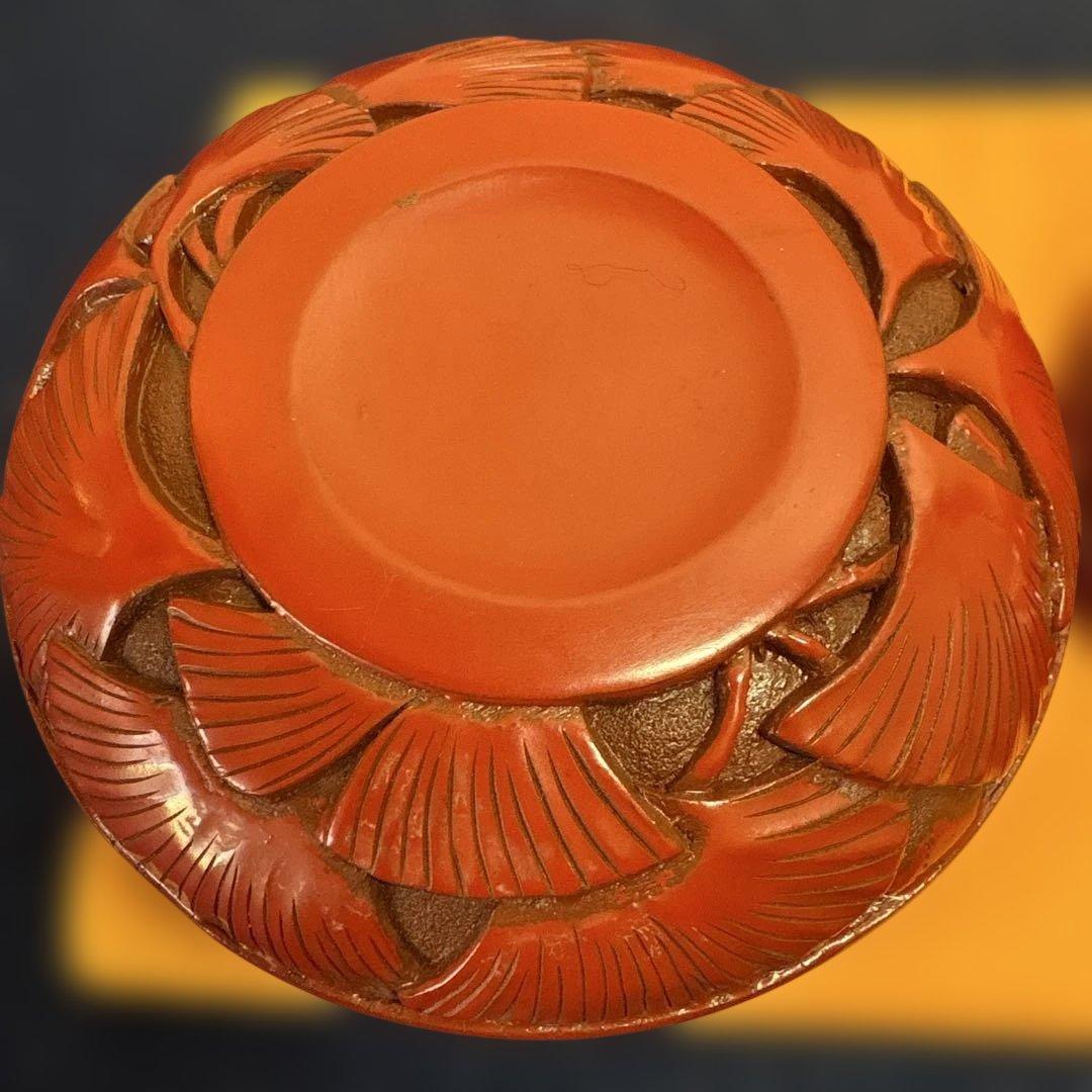 村上堆朱堆黒　銀杏葉香合