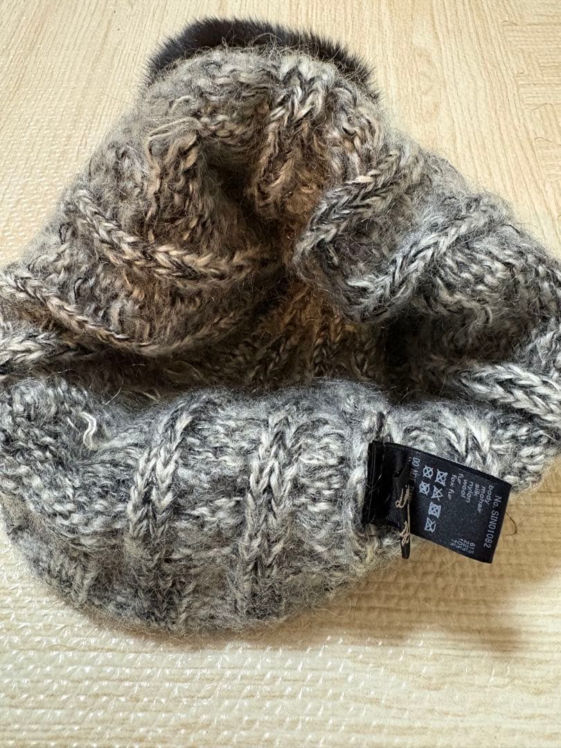 美品⭐︎ カシラ CA4LA ポンポン付きニット帽 フォックスファー - メルカリ