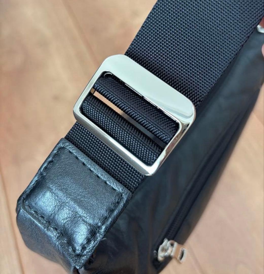 【美品】russet✨ラシットのソフトレザーラウンドショルダーバッグ　BLACK