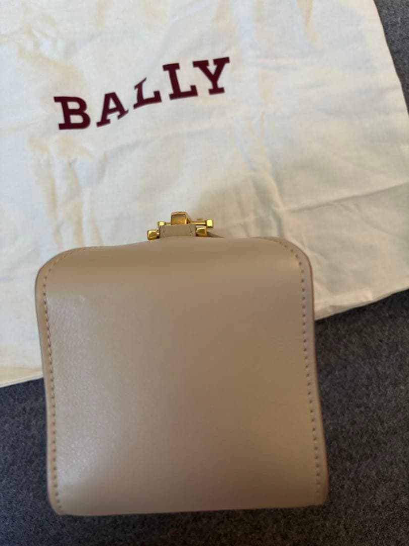 BALLY B-hookベージュ ショルダーバッグxs