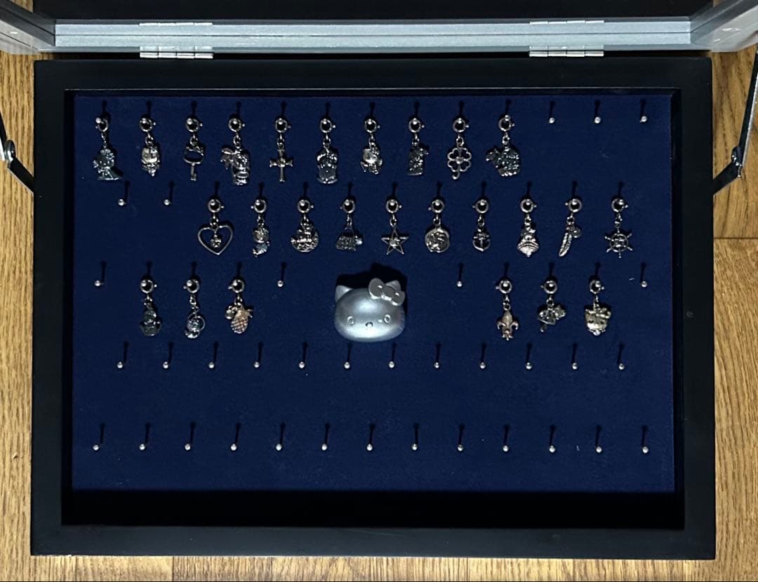 ハローキティ チャーム