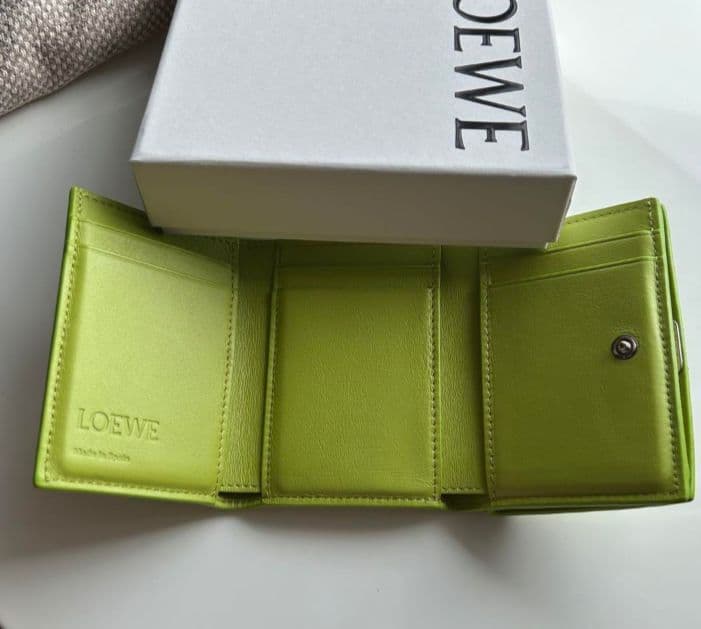 LOEWE ロエベ 三つ折り財布 グリーン LOEWEロエベ トライフォールド