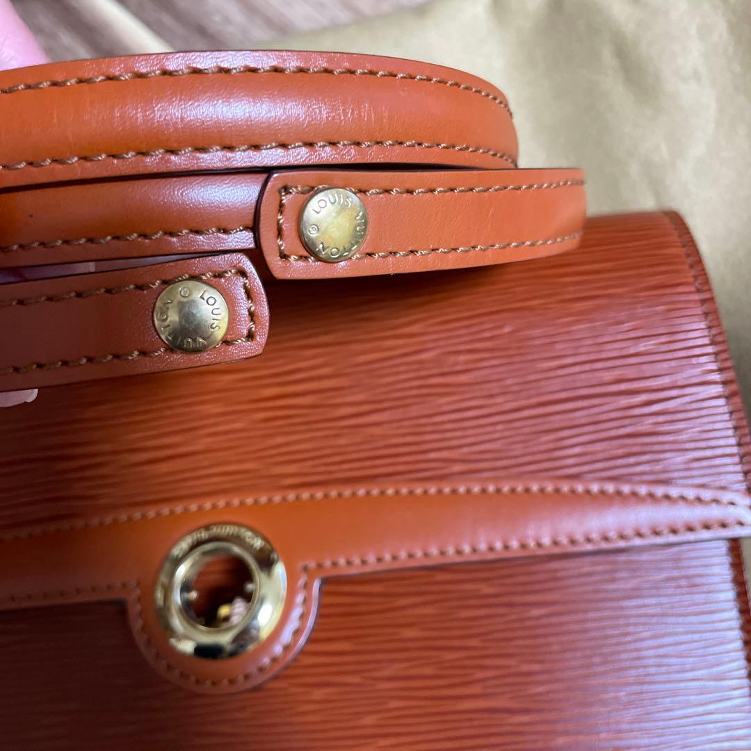 ルイヴィトン ショルダーバッグ　ポシェット・アルシュ エピ ノワール　ブラウン