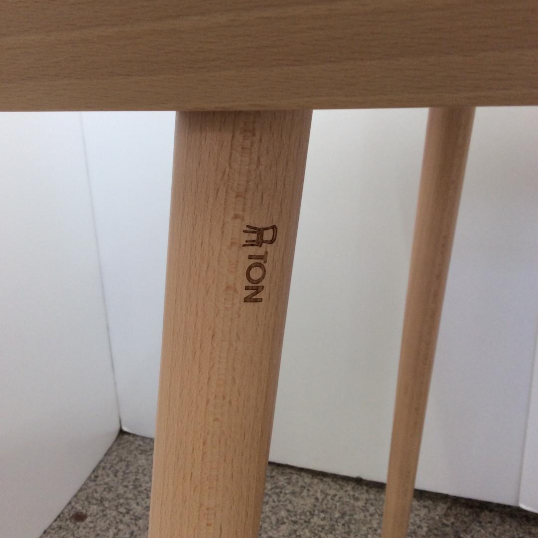 TON ウィンザーダイニングテーブル 正方形 ナチュラル色